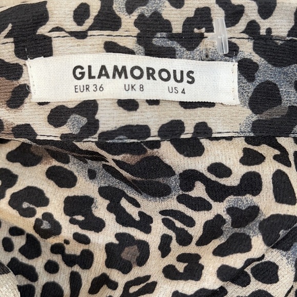 GLAMOROUS Animal Print Curved Hem Blouse Size 4 - Picture 5 of 6